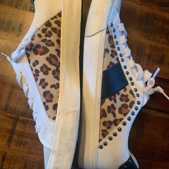 Vintage Havana Dayna Crazy Leopard Studded Leather Sneakers size 10 - Picture 4 of 9